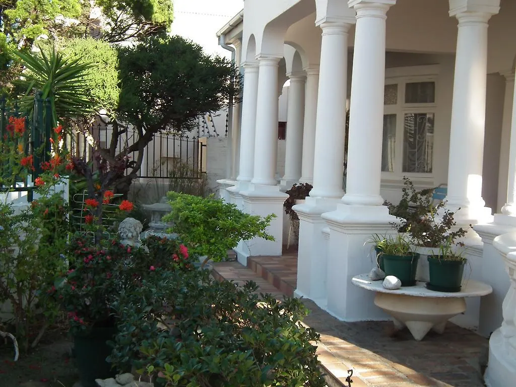 Groenewald Accommodation Strand Südafrika