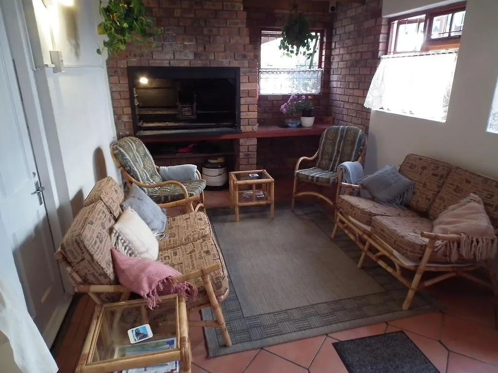 Groenewald Accommodation Strand 0*,  Südafrika